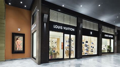 orari louis vuitton bologna|louis vuitton in bologna.